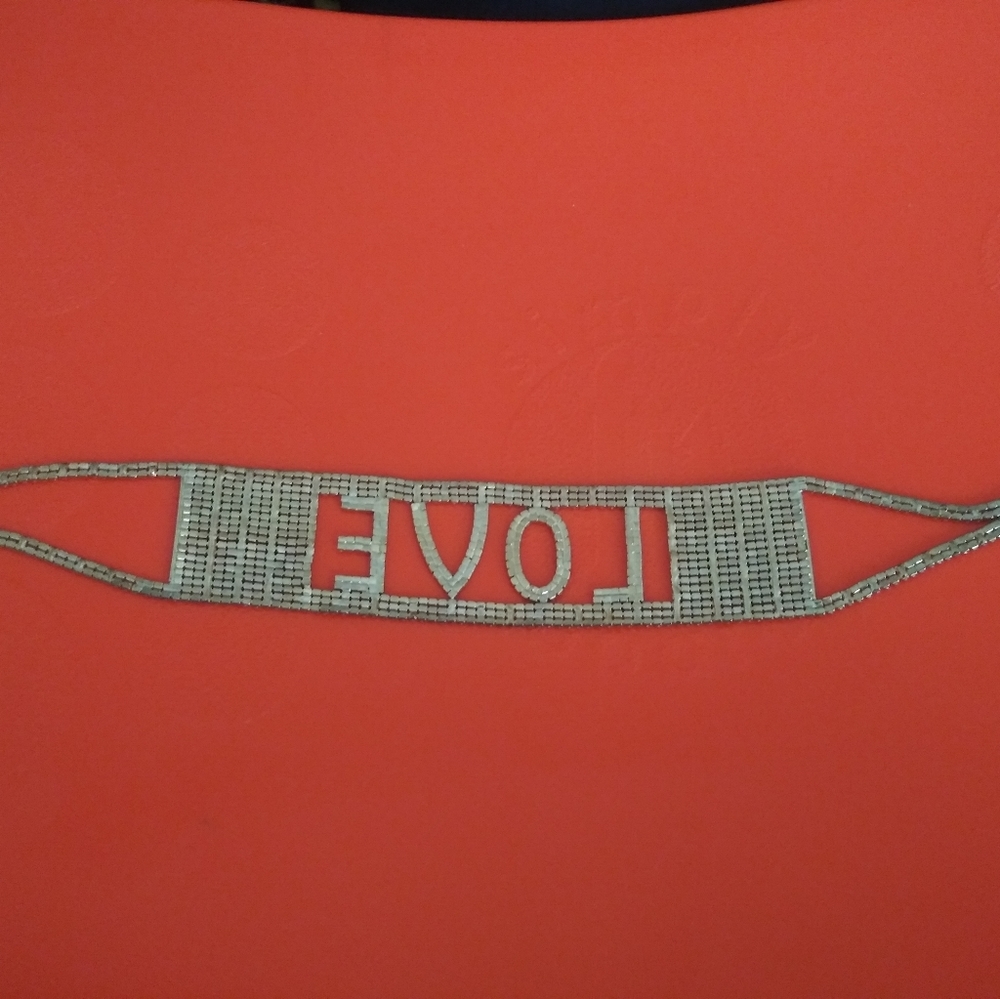 LOVE Chocker - Picture 7 of 8